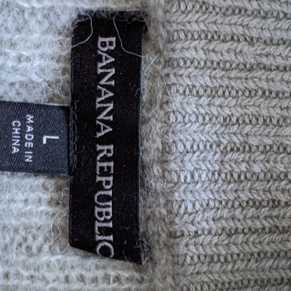 Banana Republic Women's Sweater - Picture 4 of 4